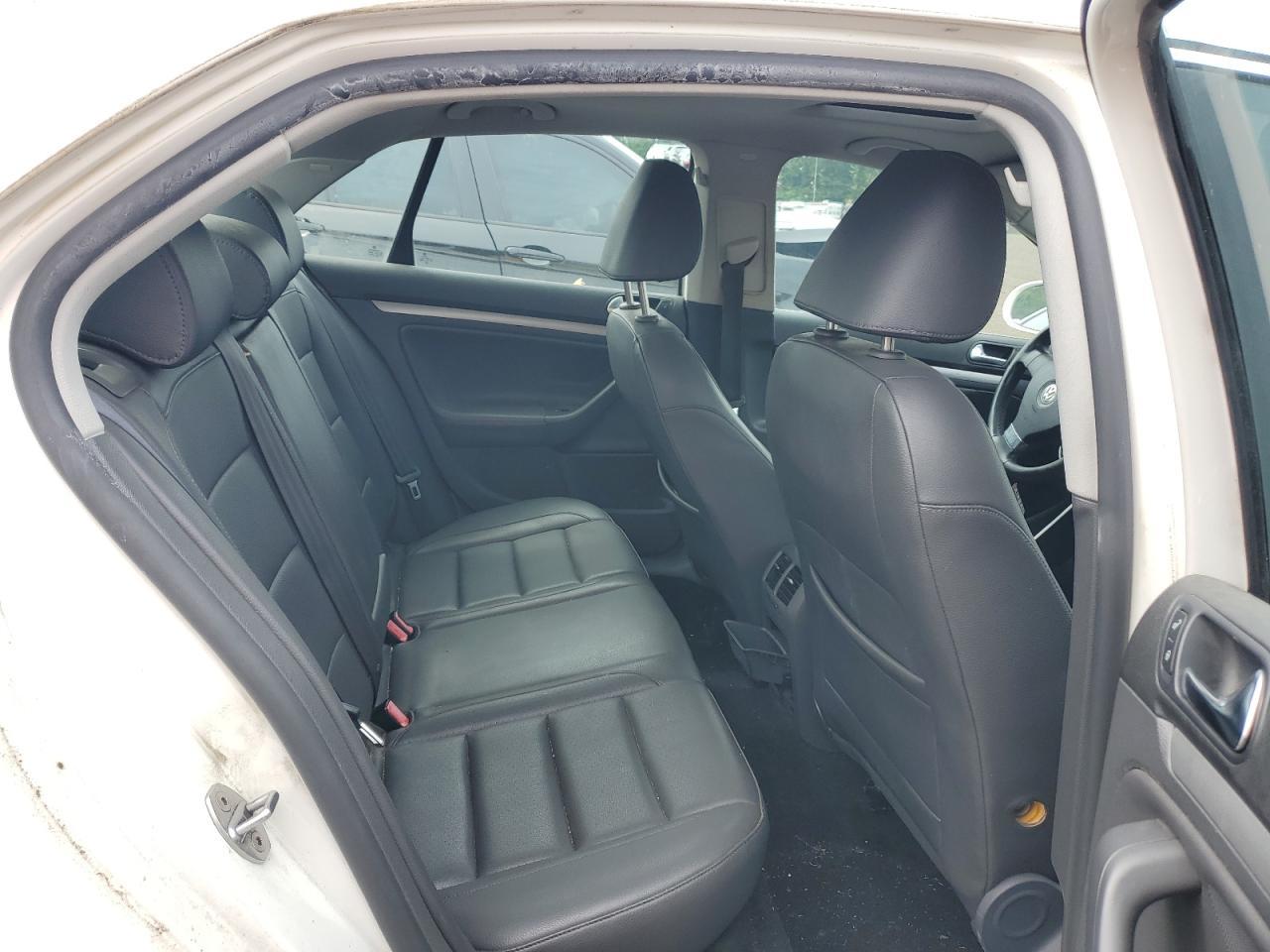 2009 VOLKSWAGEN JETTA