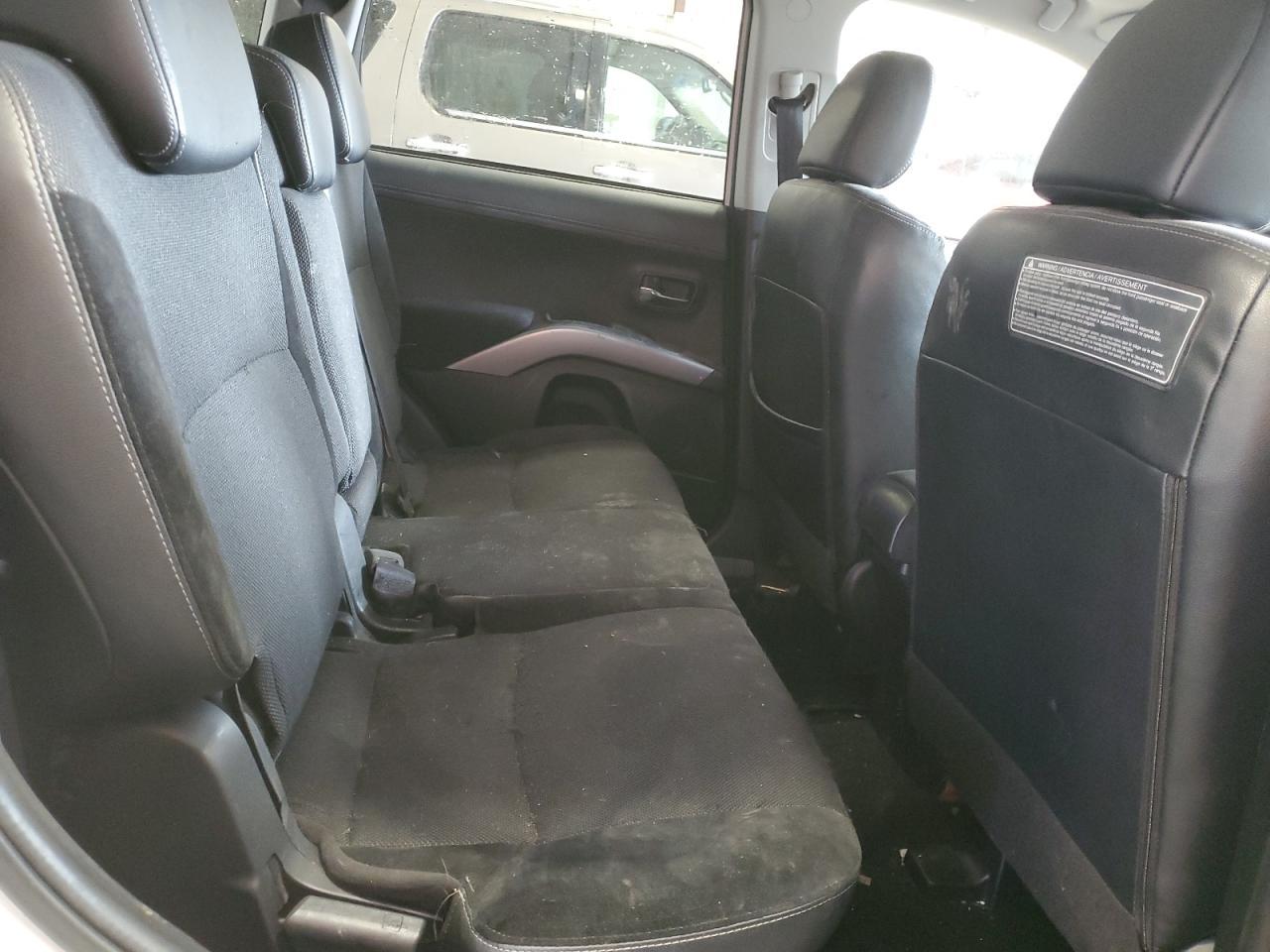 2010 MITSUBISHI outlander
