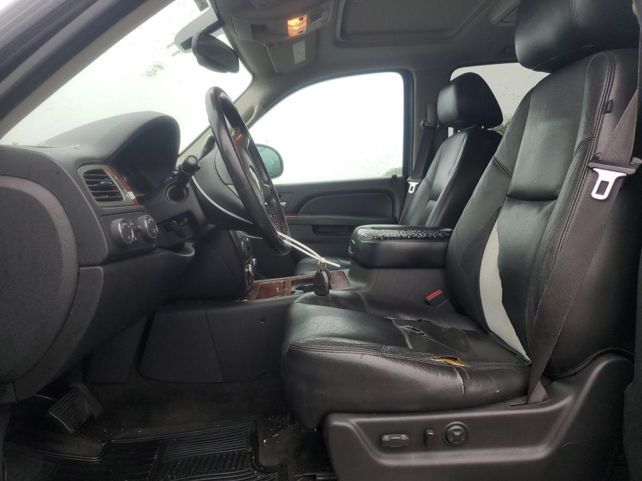 2013 CHEVROLET Suburban