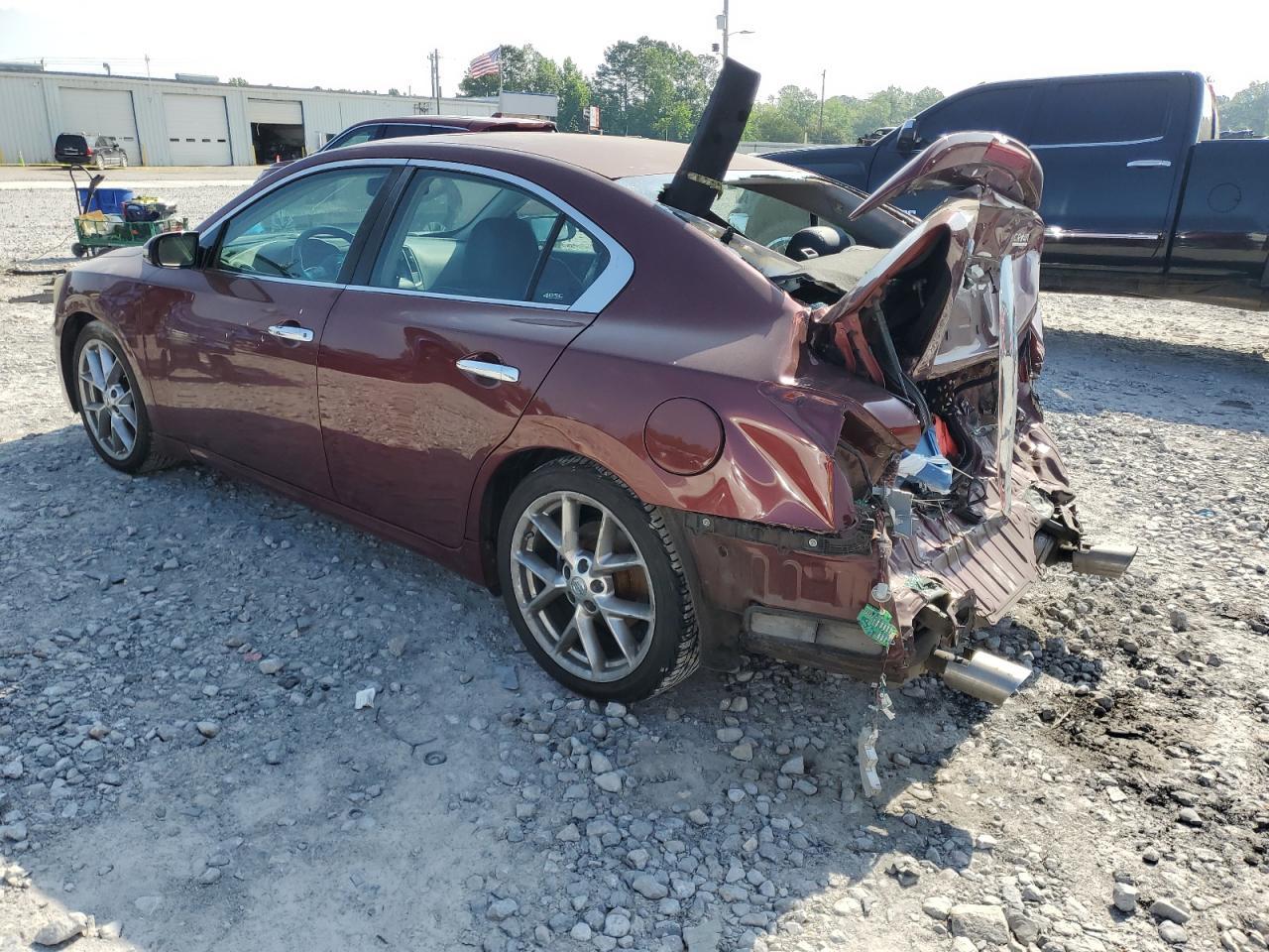 2010 NISSAN Maxima