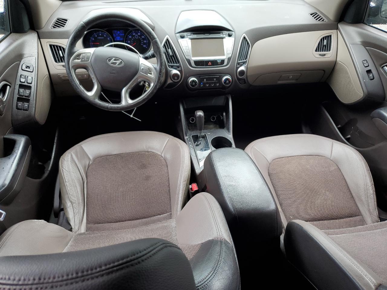 2011 HYUNDAI TUCSON