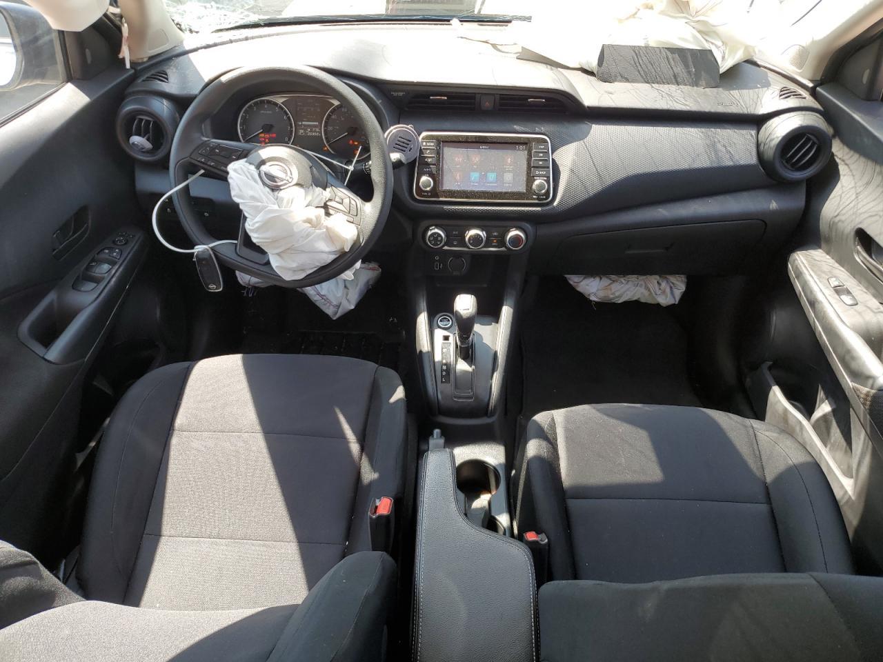 2023 NISSAN KICKS