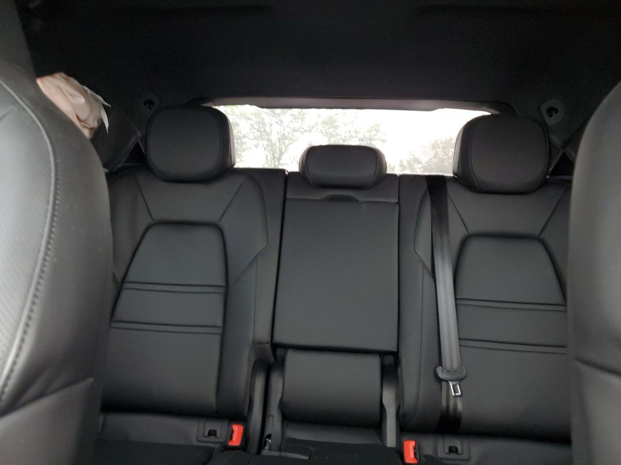 2020 PORSCHE CAYENNE