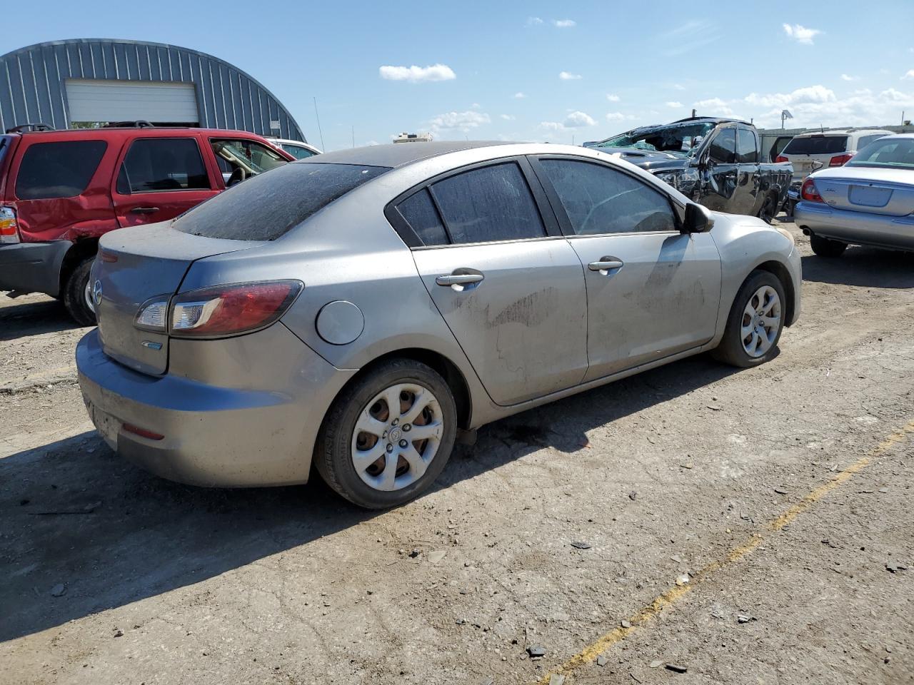 2013 MAZDA 3