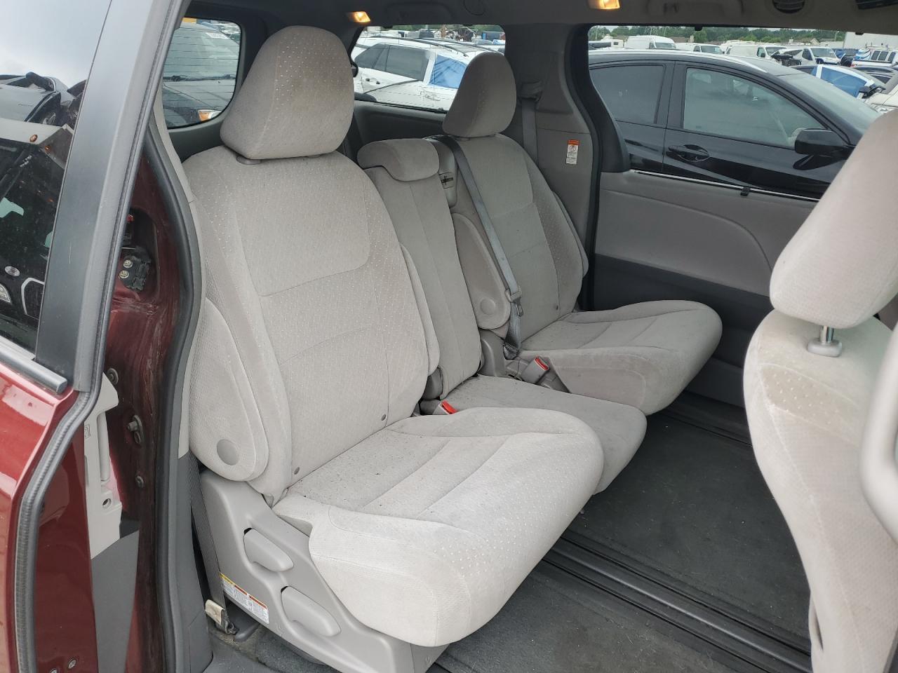 2017 TOYOTA SIENNA