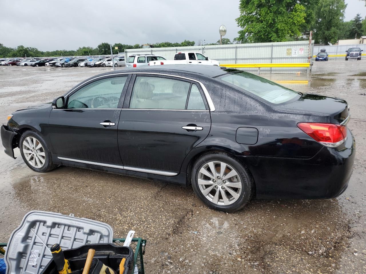 2011 TOYOTA Avalon