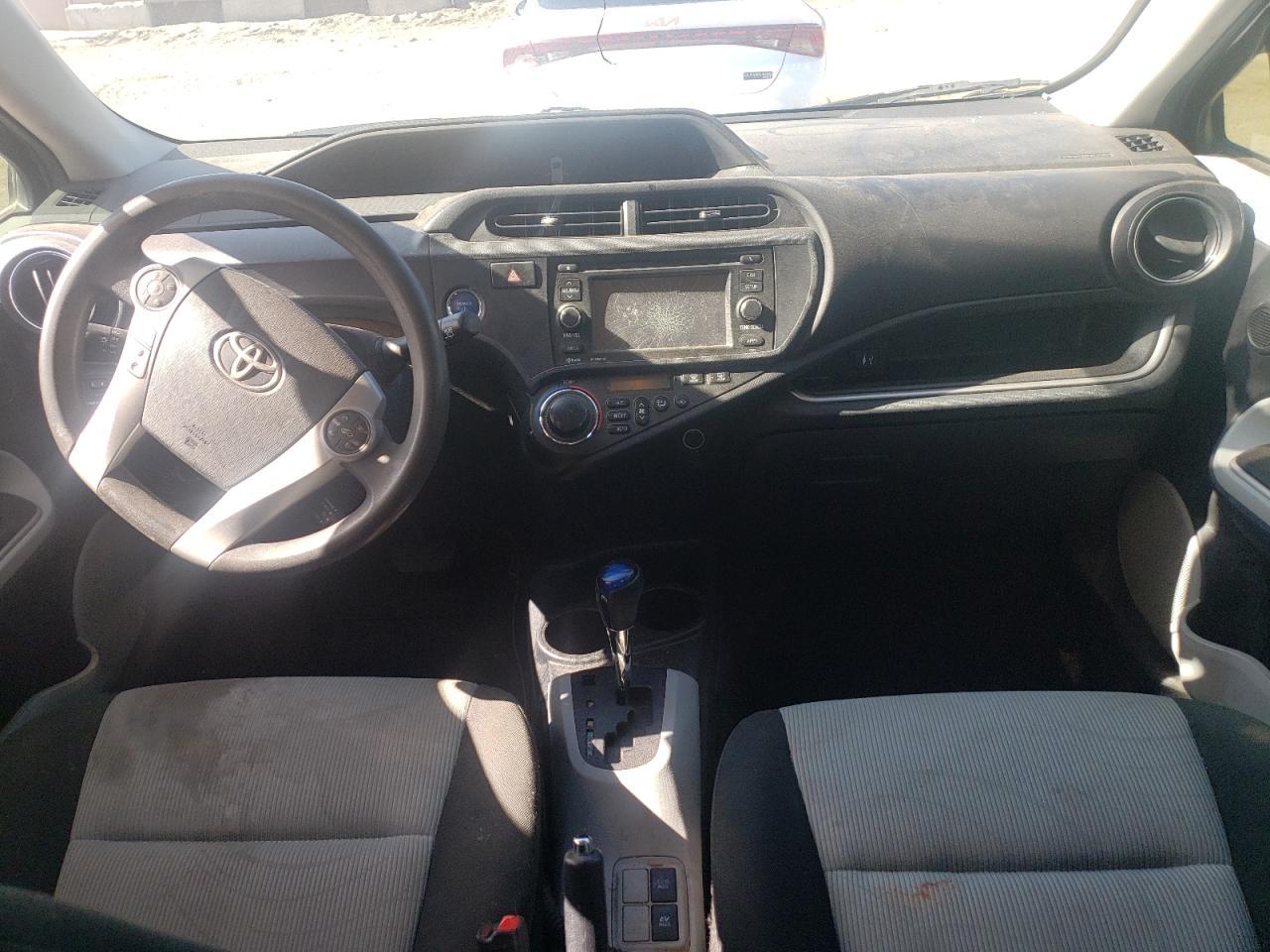 2014 TOYOTA Prius c