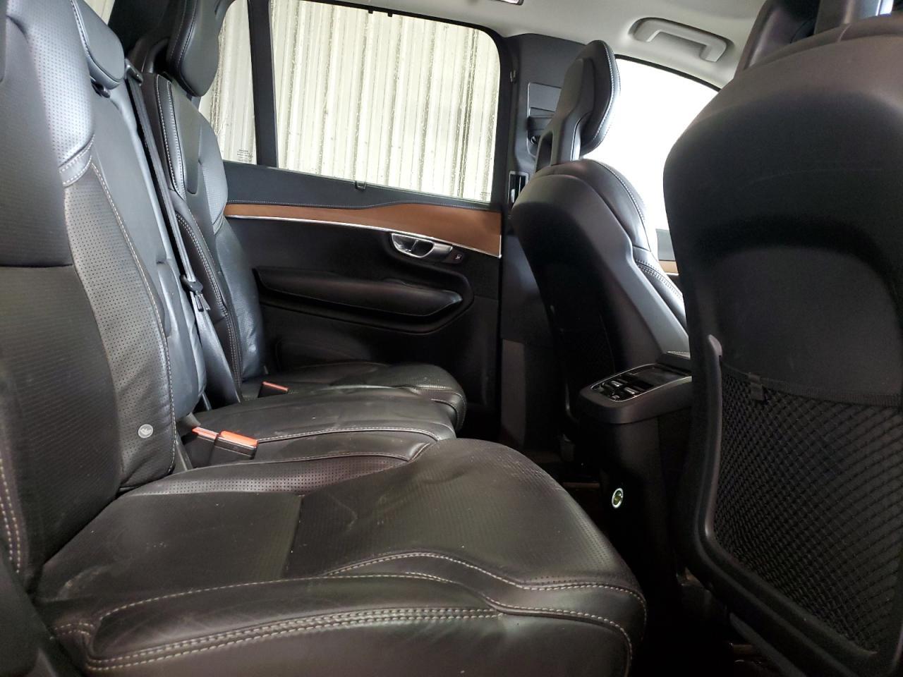 2017 VOLVO XC90