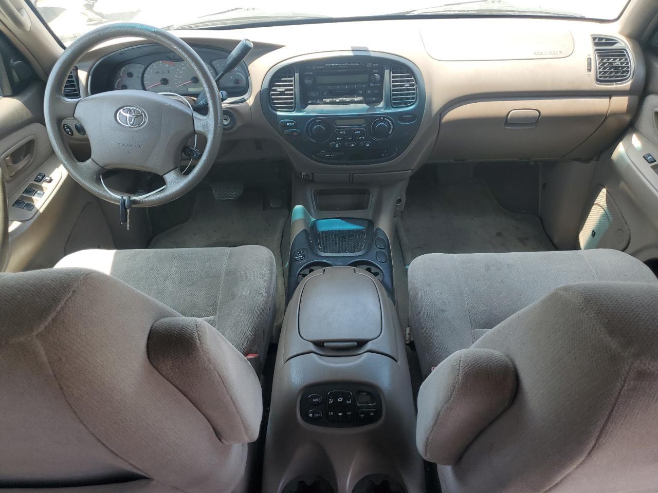 2004 TOYOTA Sequoia
