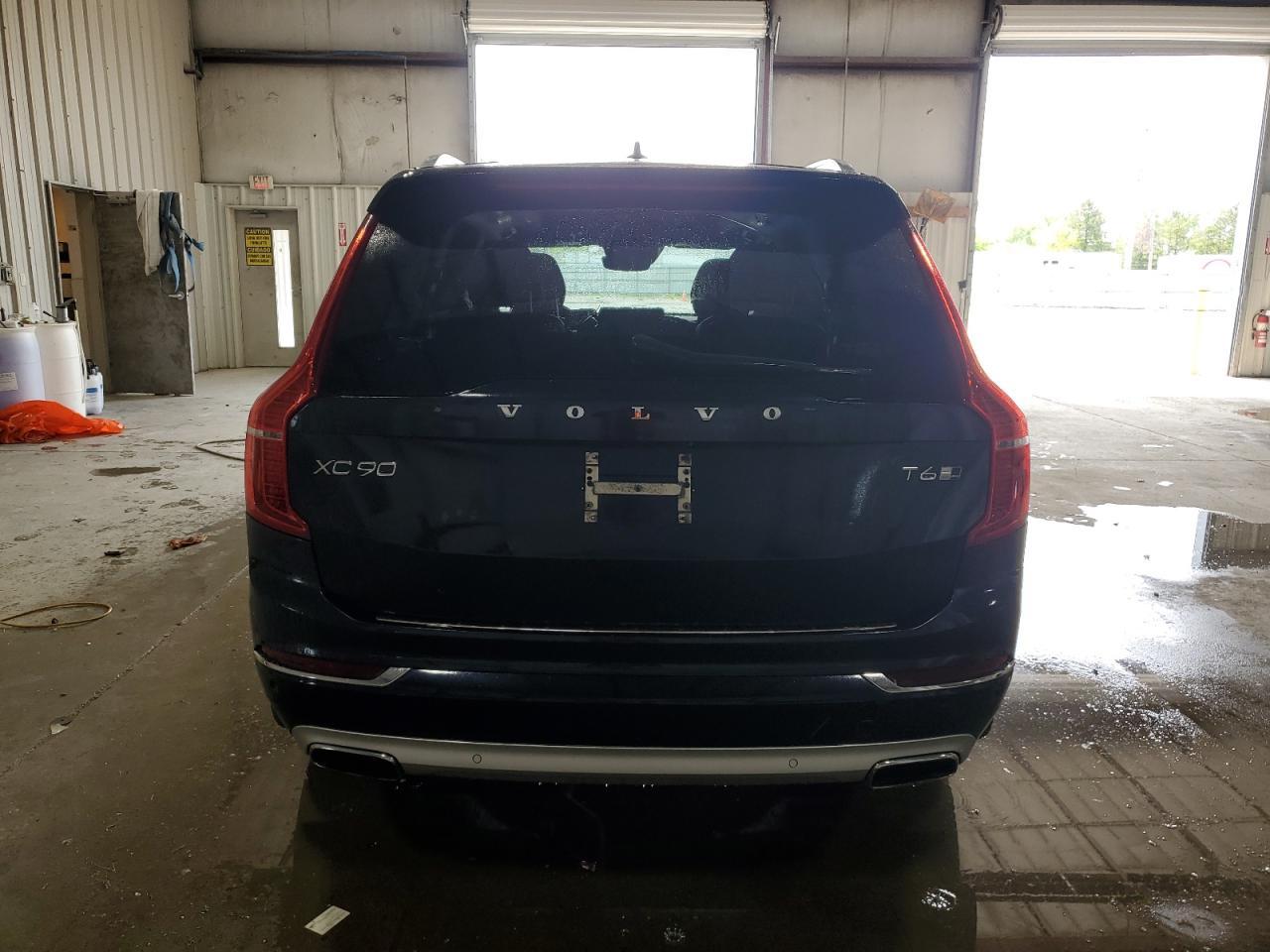 2017 VOLVO XC90