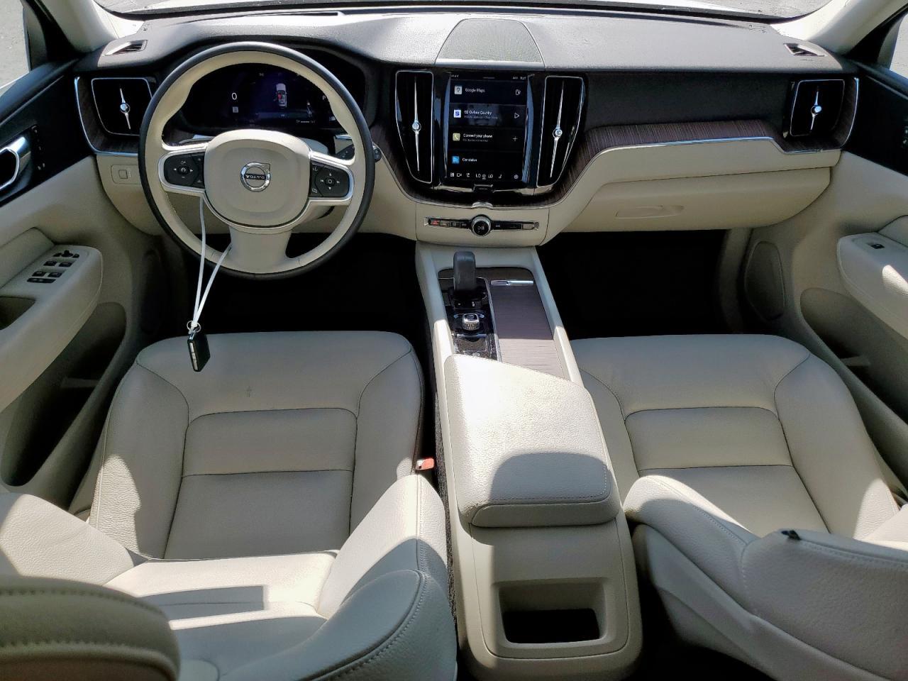 2022 VOLVO XC60