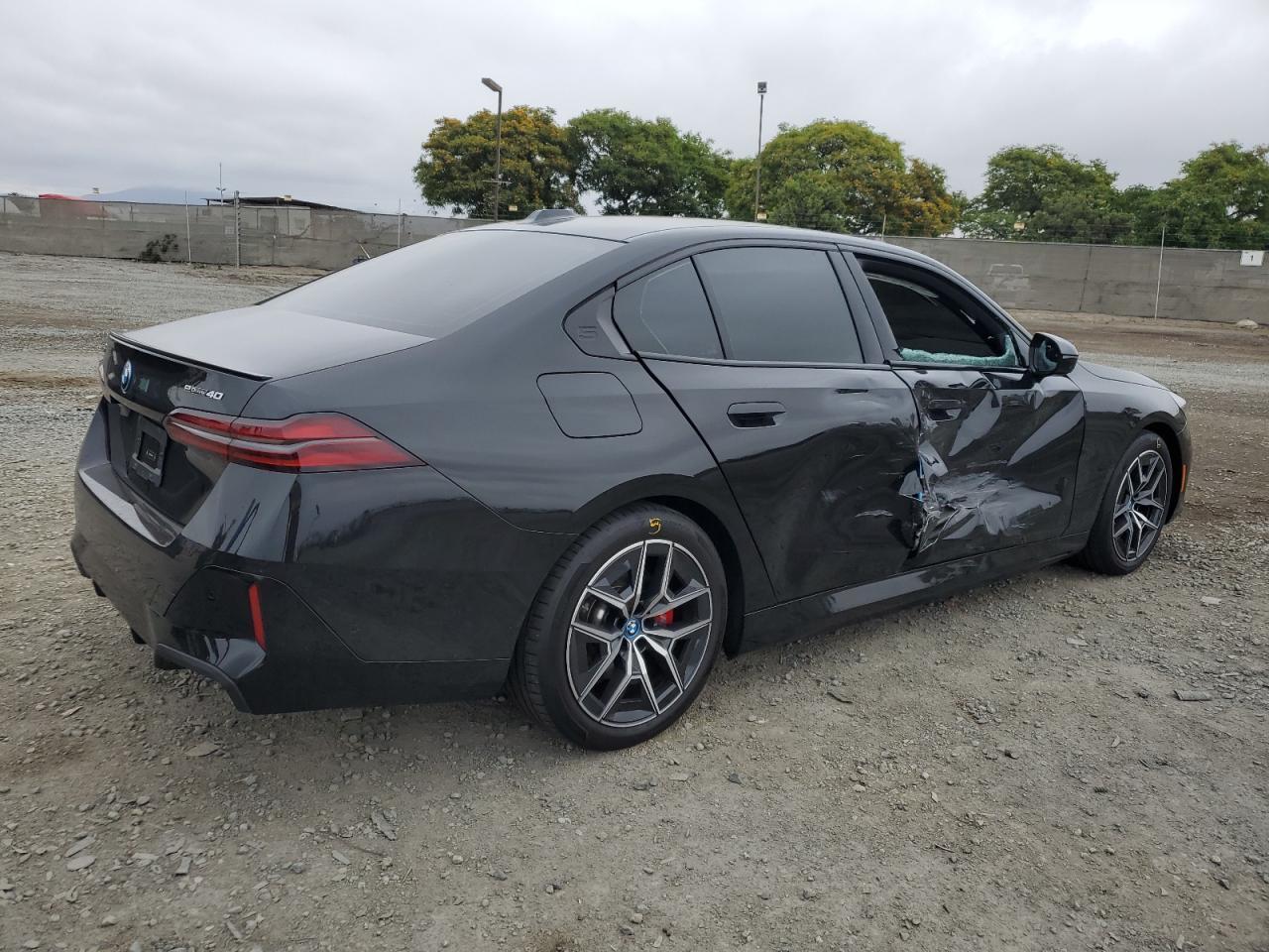 2025 BMW i5