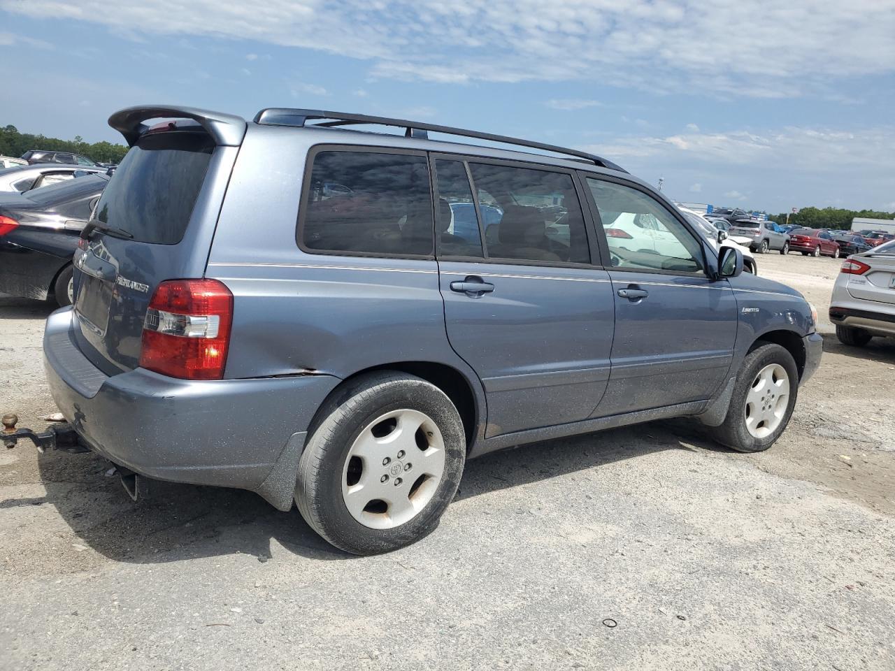 2004 TOYOTA HIGHLANDER