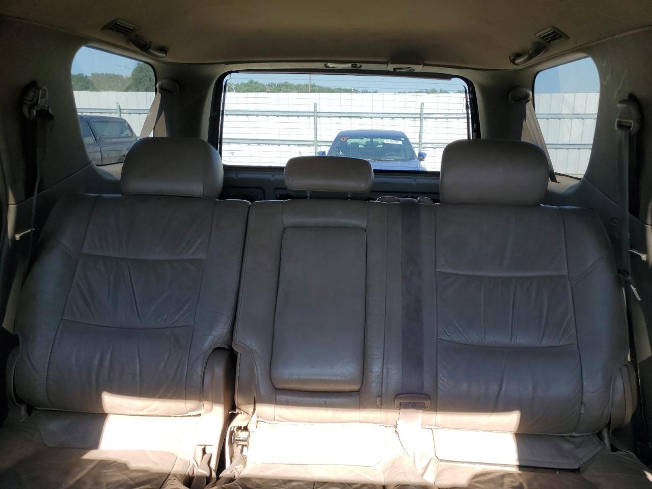 2004 TOYOTA Sequoia