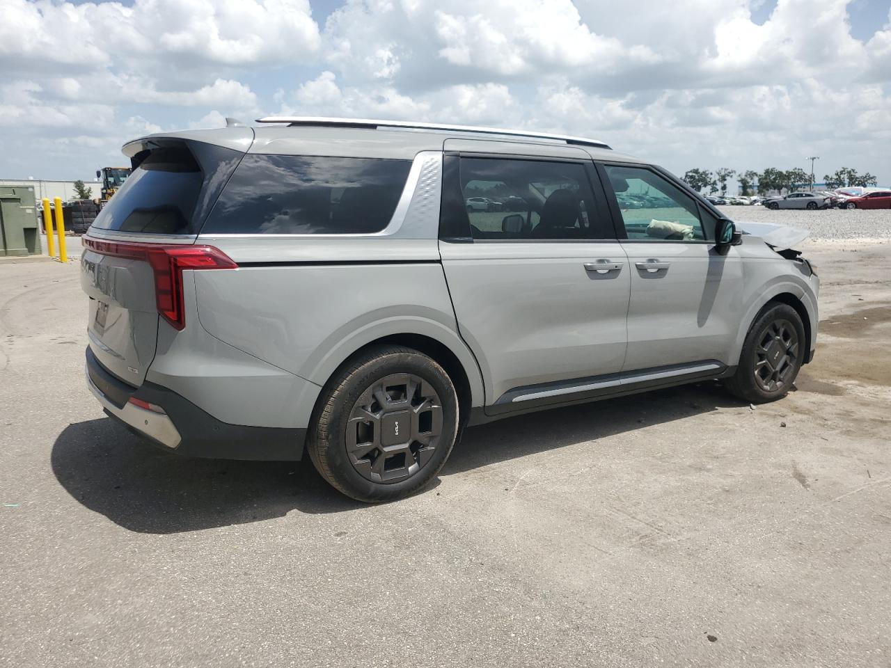2025 KIA Carnival