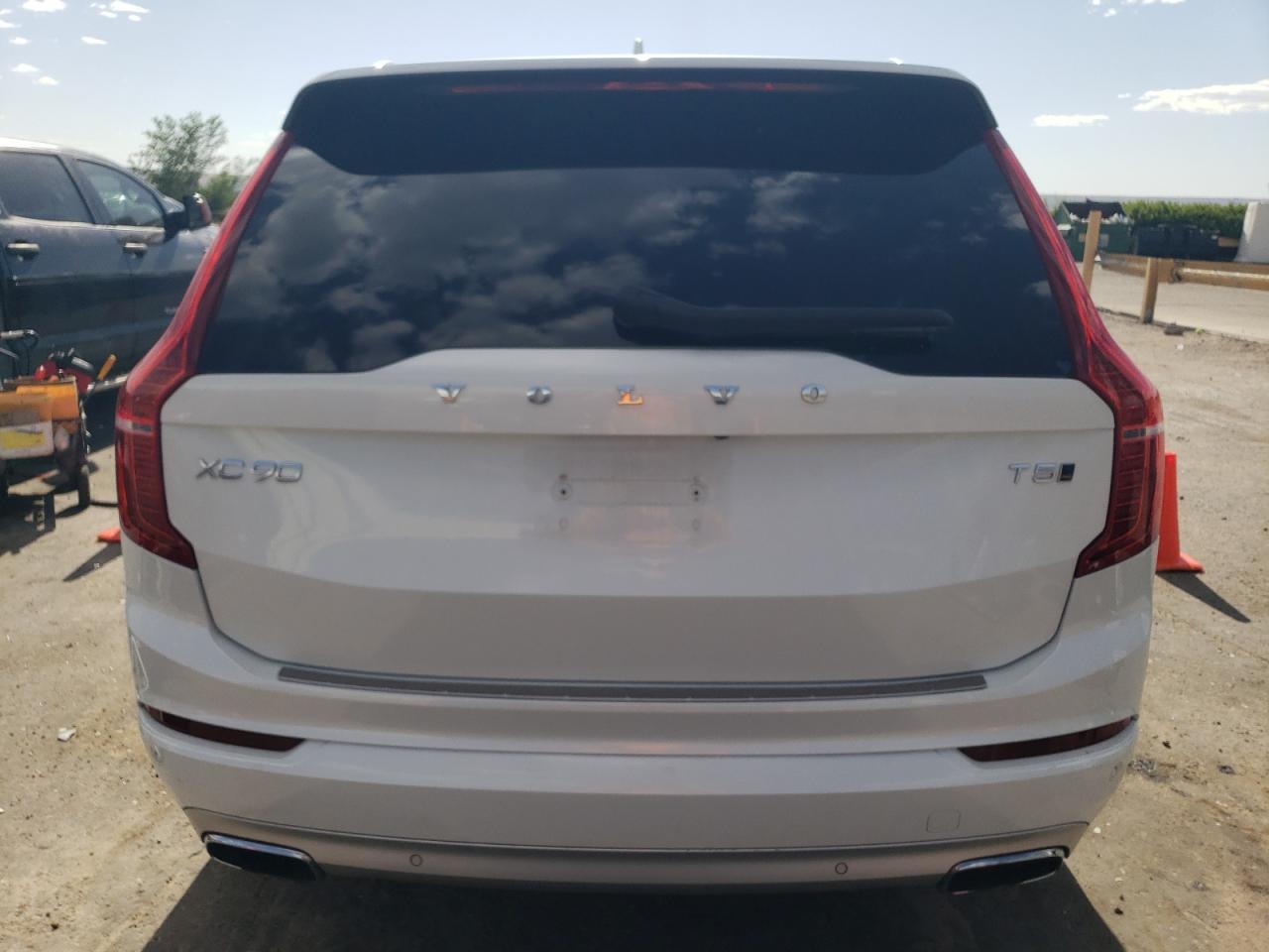 2020 VOLVO XC90