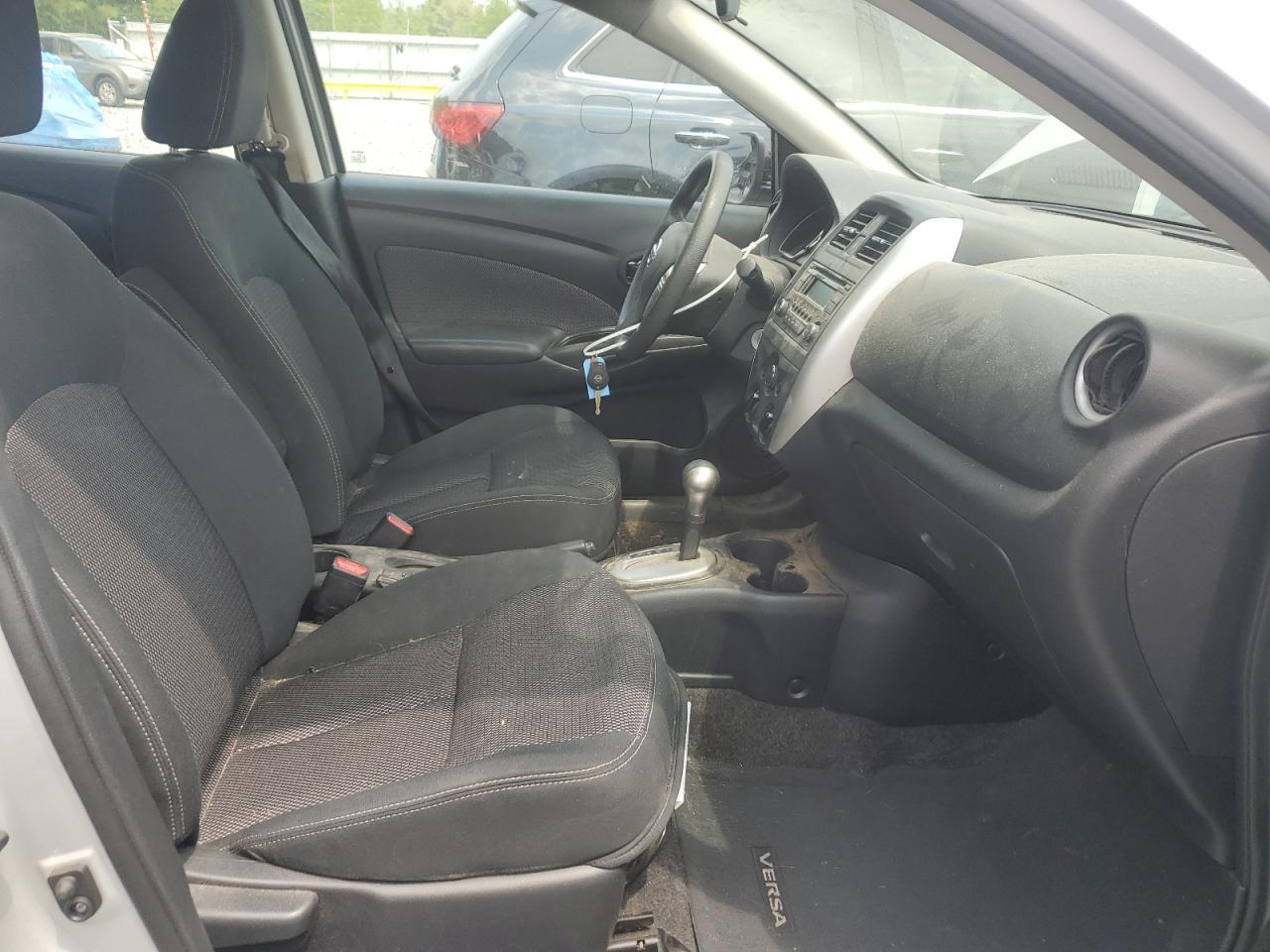 2016 NISSAN VERSA