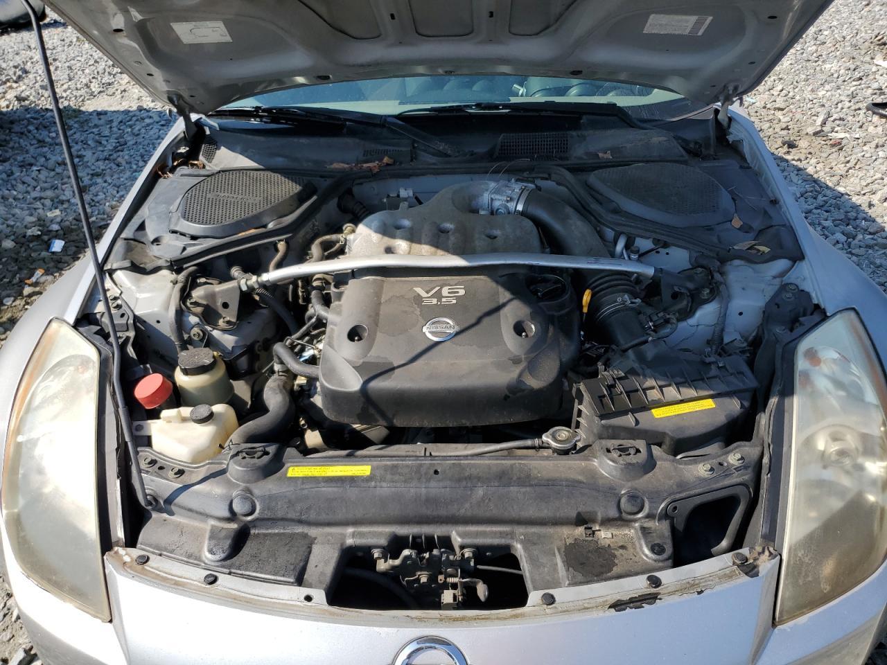 2004 NISSAN Z