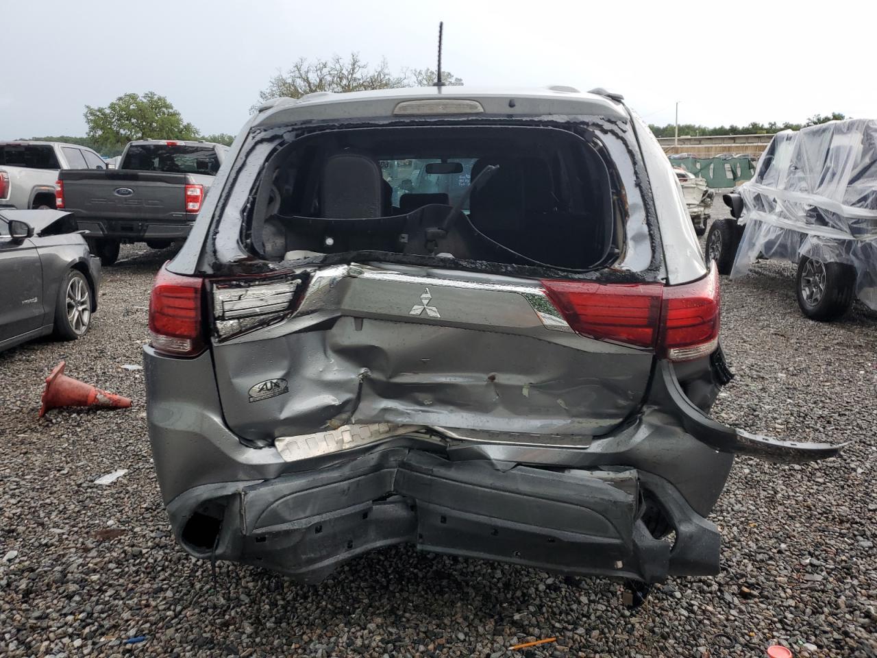 2016 MITSUBISHI outlander