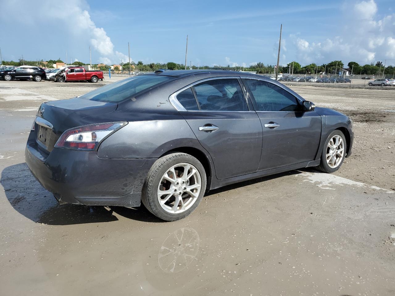 2012 NISSAN Maxima