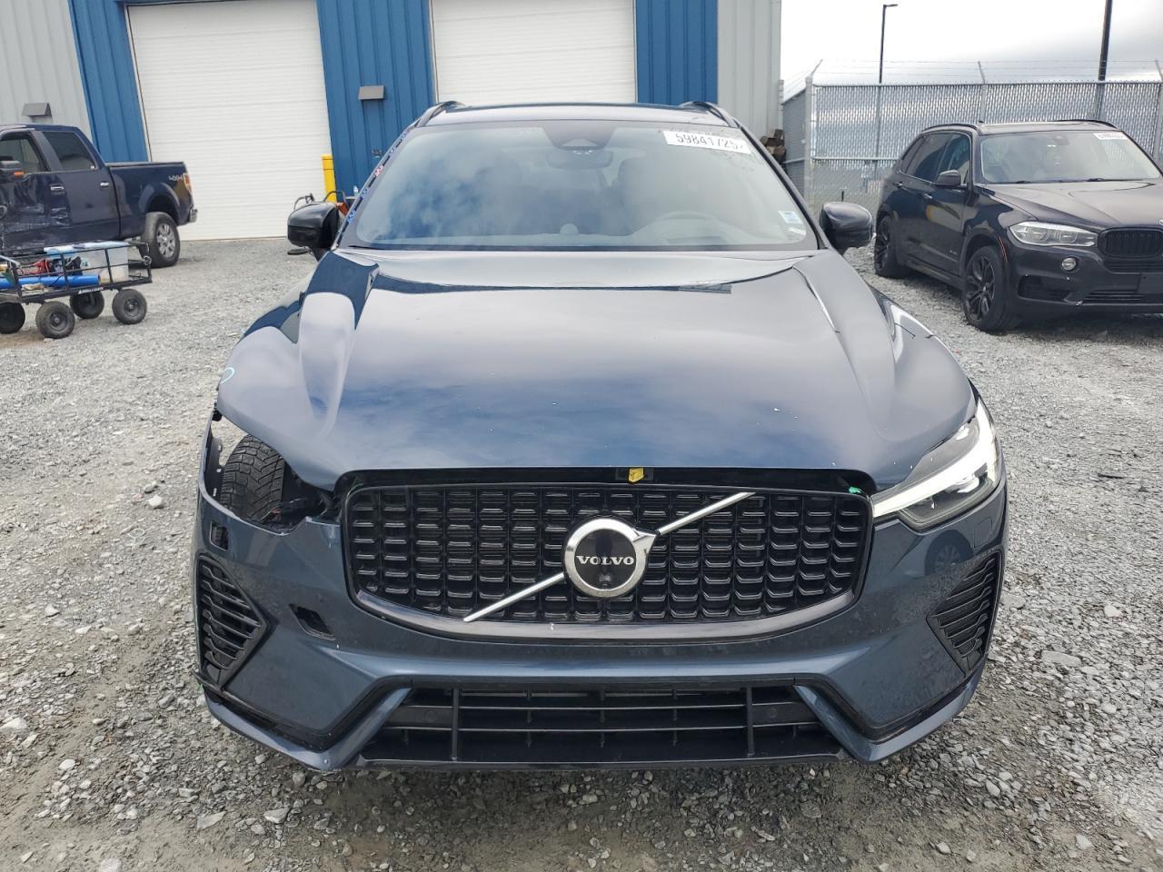 2022 VOLVO XC60
