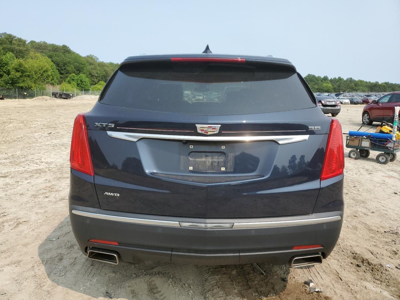 2017 CADILLAC XT5