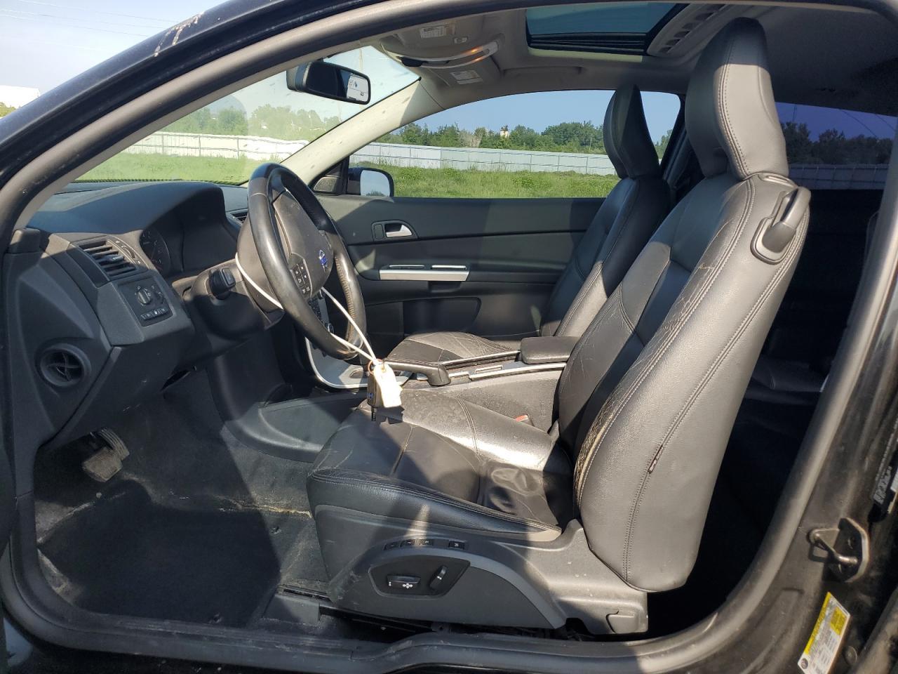 2011 VOLVO C30