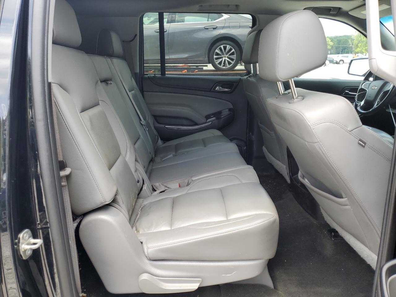2016 CHEVROLET Suburban