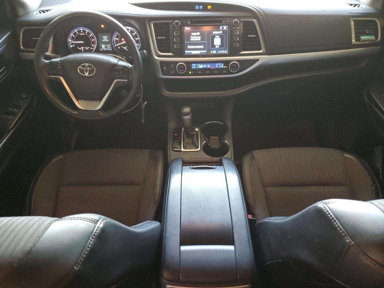 2016 TOYOTA HIGHLANDER