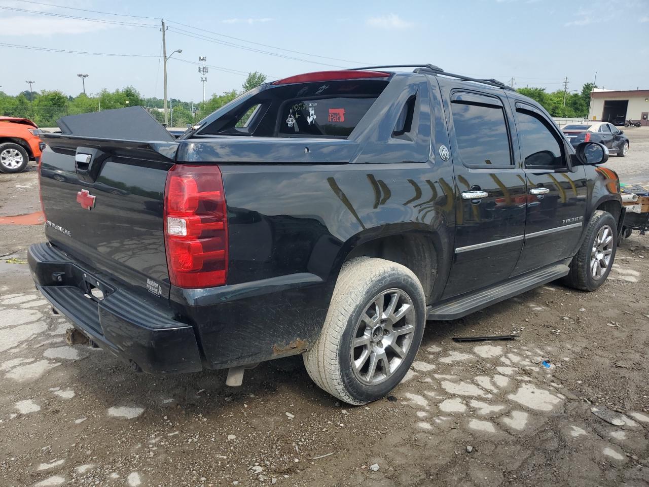 2013 CHEVROLET Avalanche