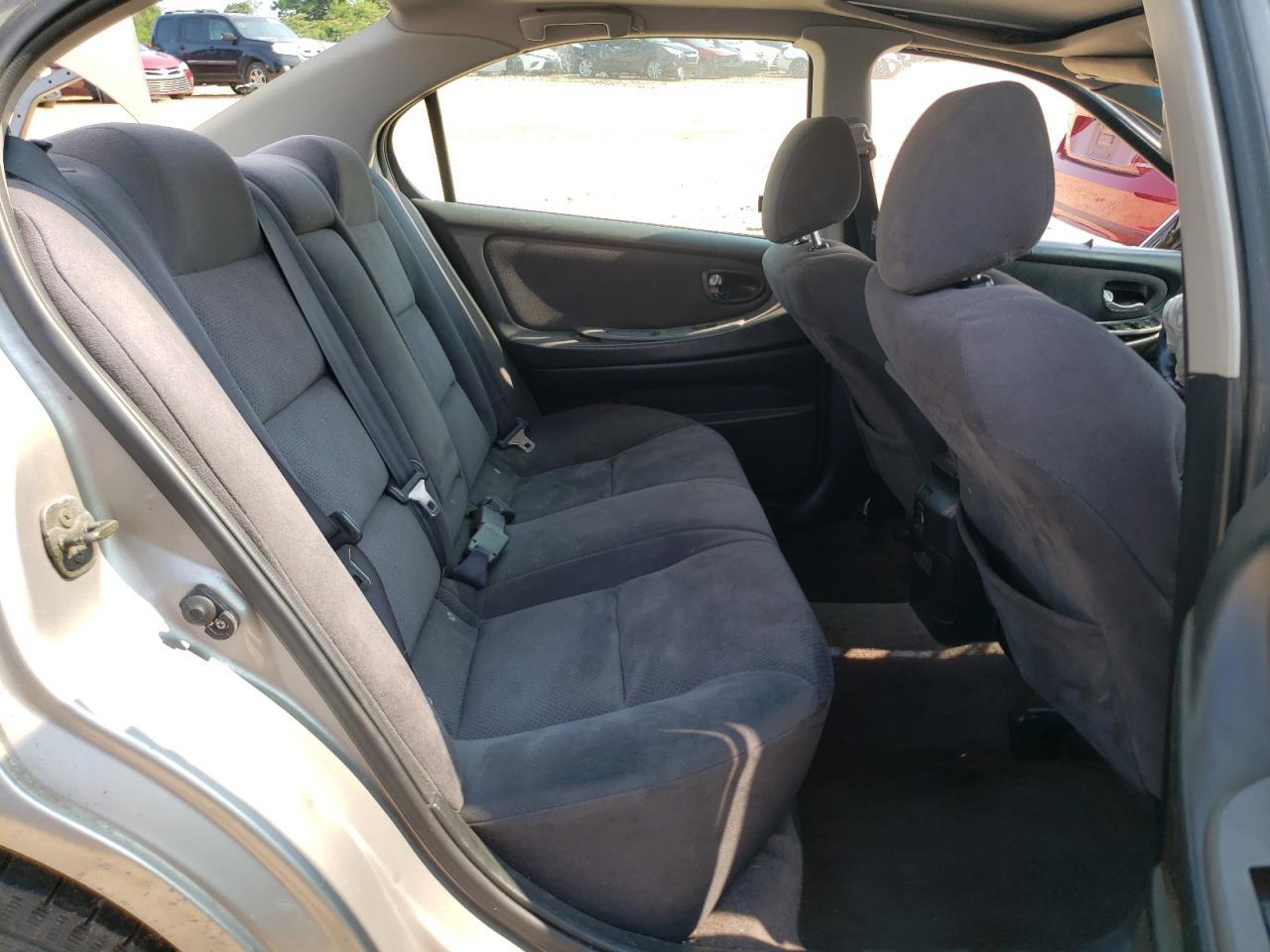 2002 NISSAN Maxima