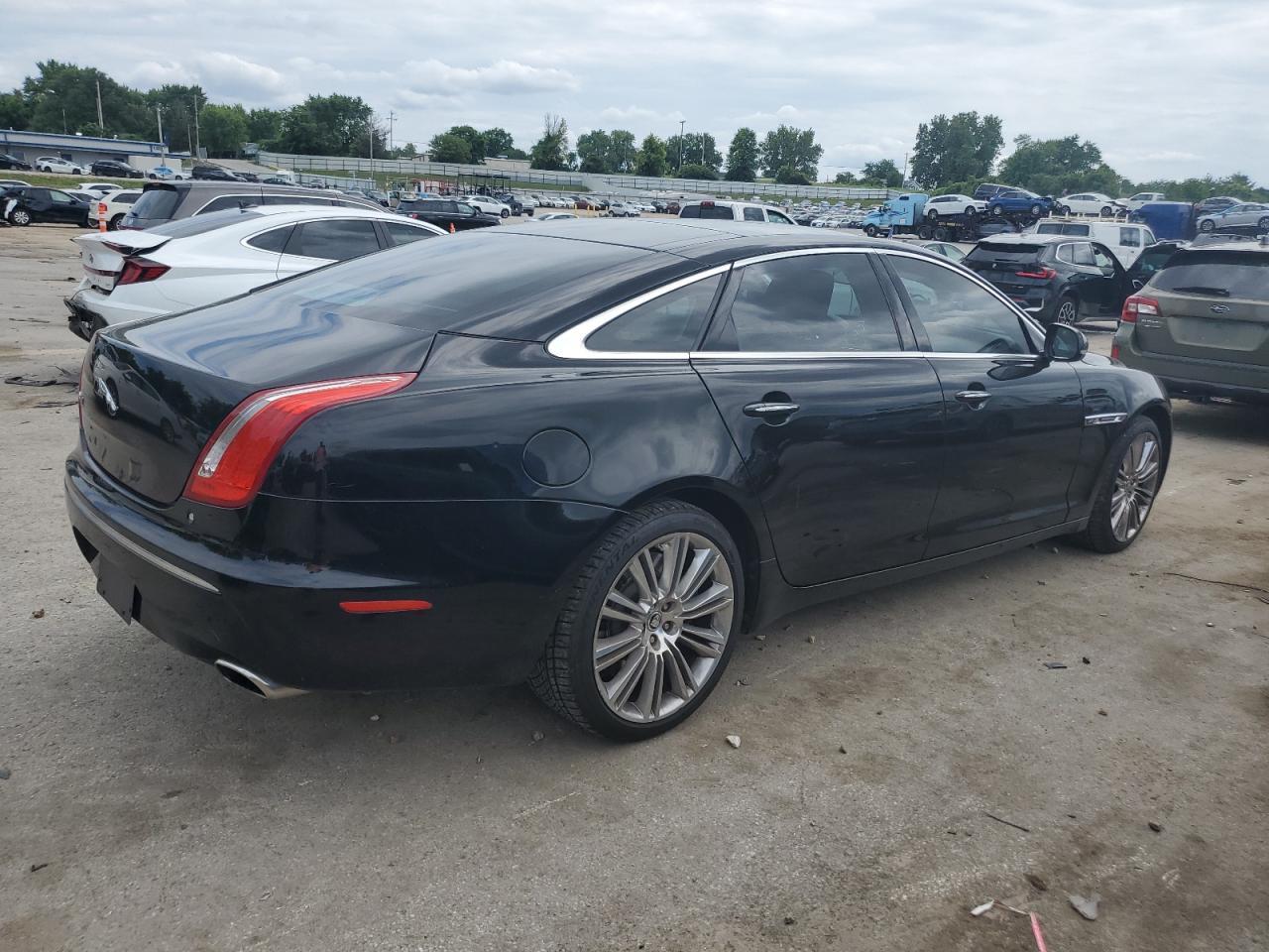 2011 JAGUAR Xj-Series
