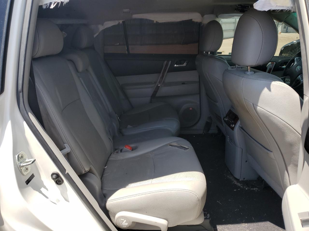 2012 TOYOTA HIGHLANDER