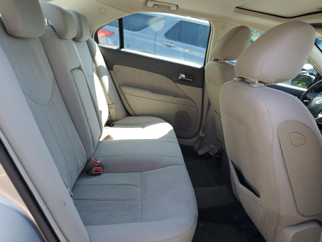 2010 MERCURY Milan