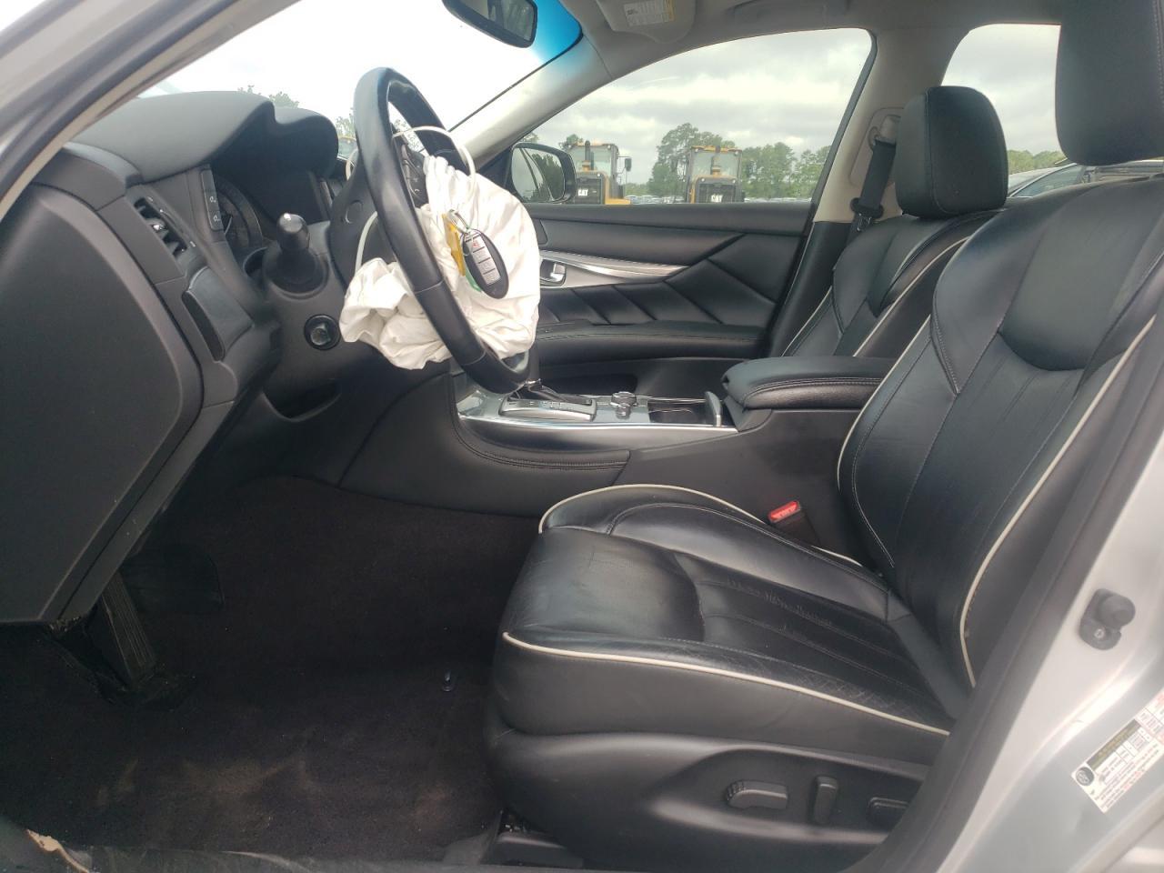 2016 INFINITI Q70