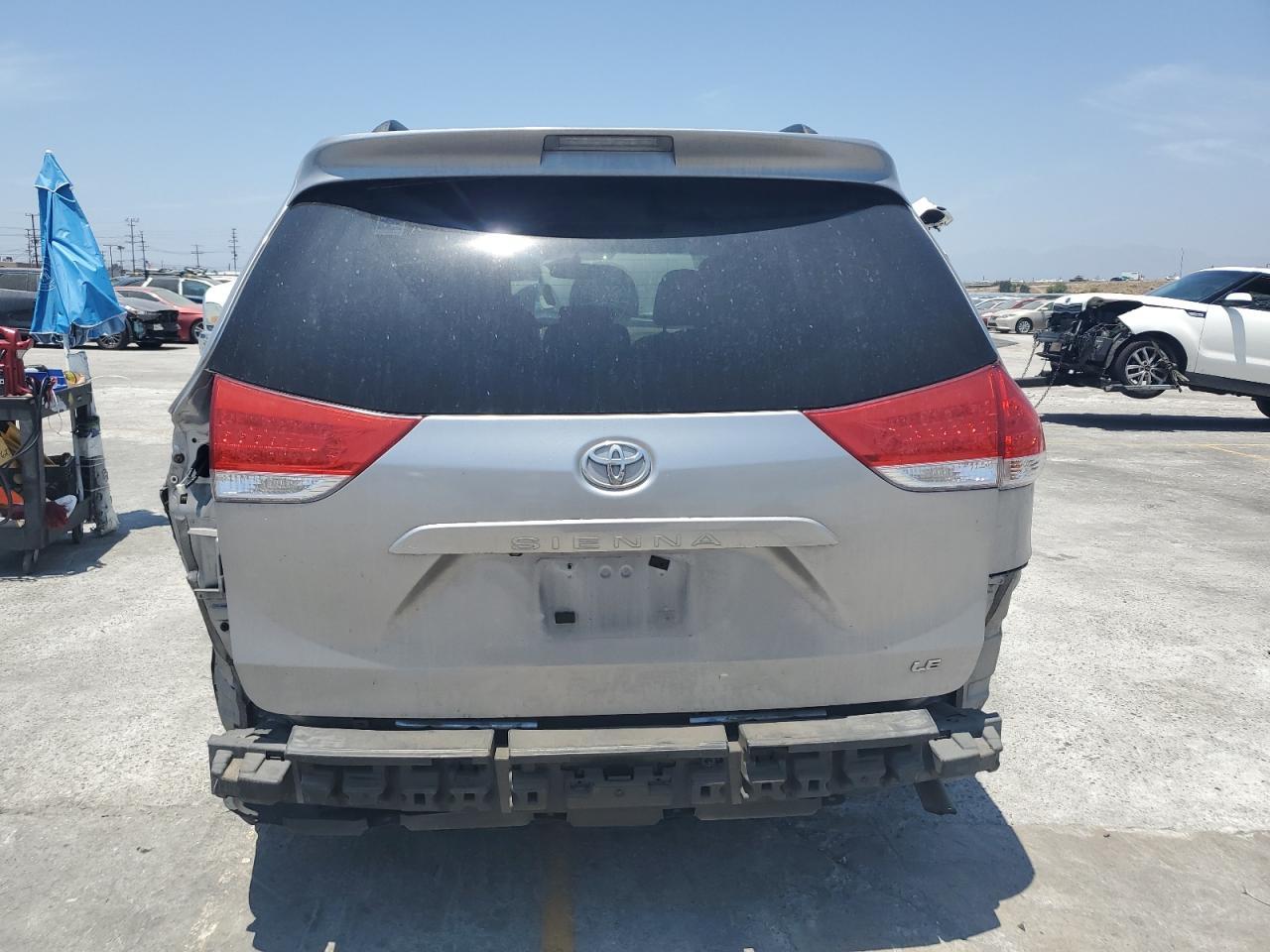 2012 TOYOTA SIENNA