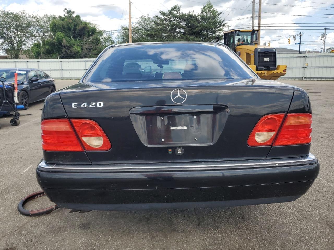 1997 MERCEDES-BENZ E-Class