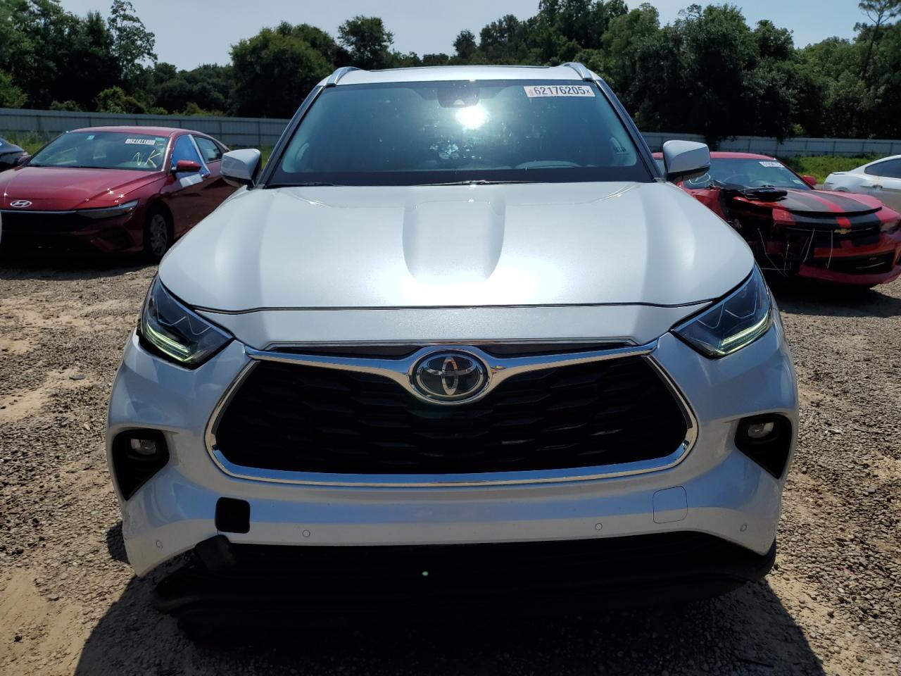 2022 TOYOTA HIGHLANDER