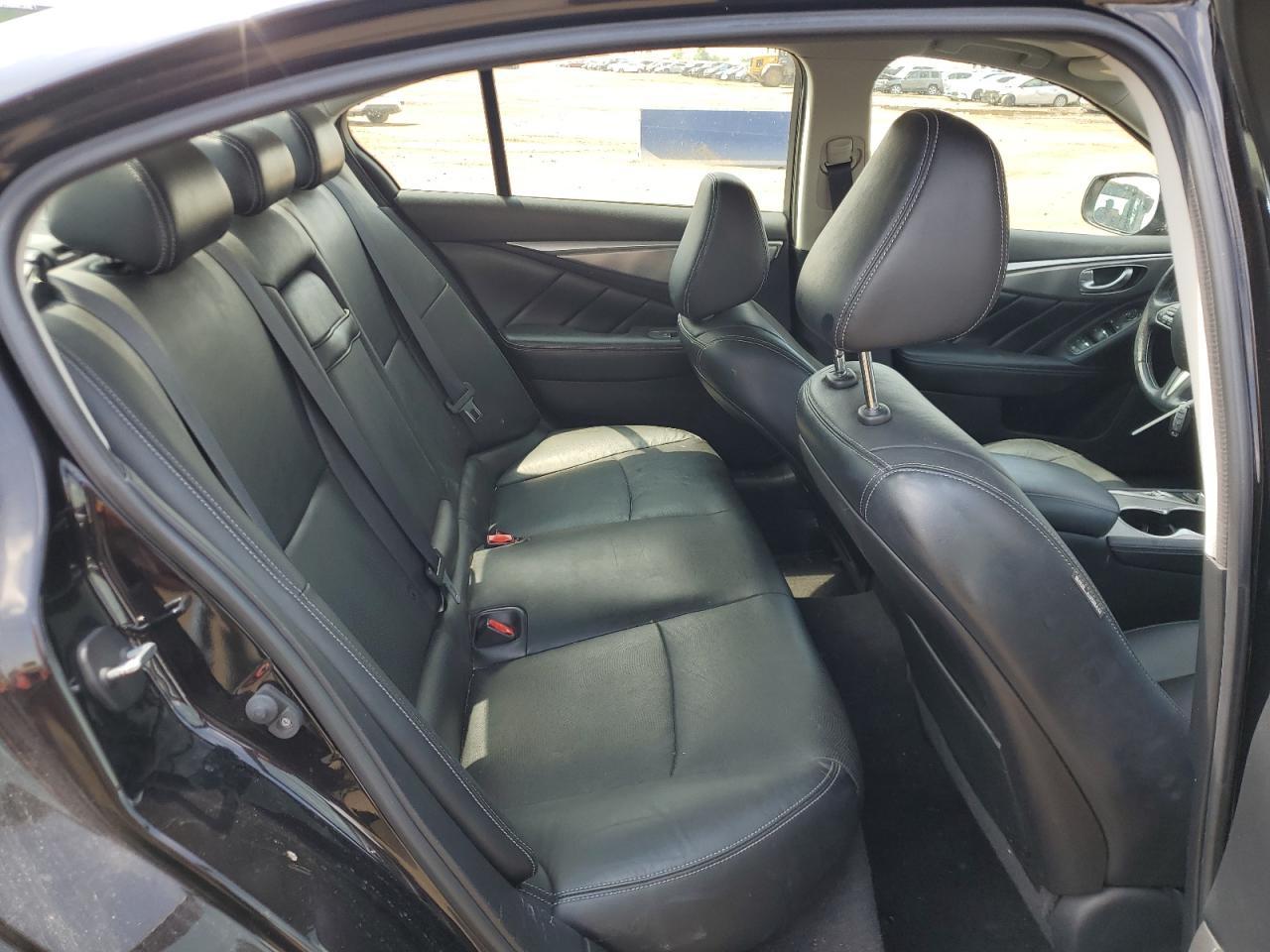 2015 INFINITI Q50