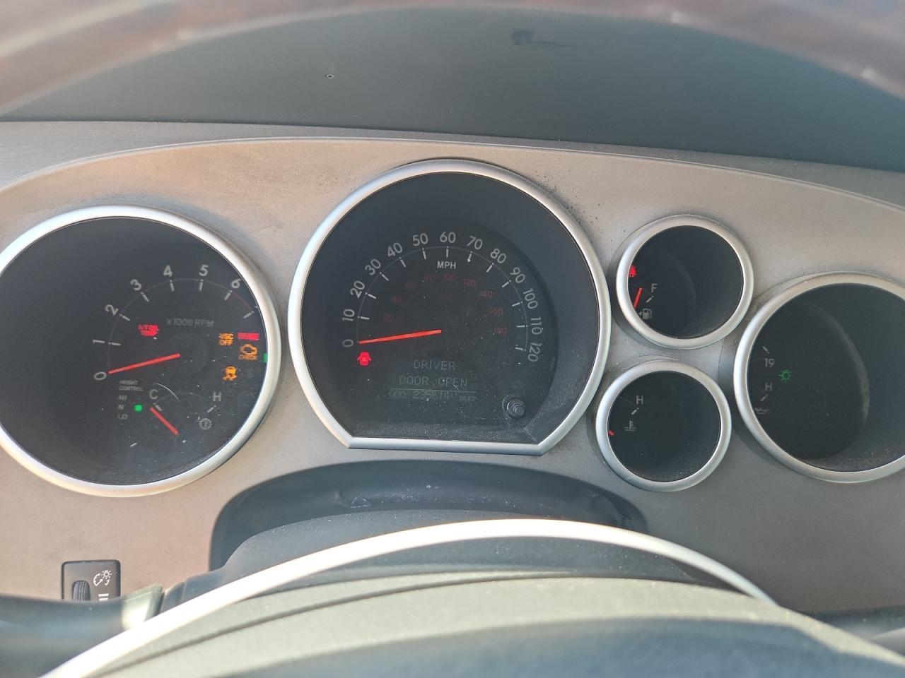 2010 TOYOTA Sequoia