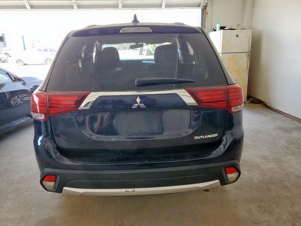 2018 MITSUBISHI outlander