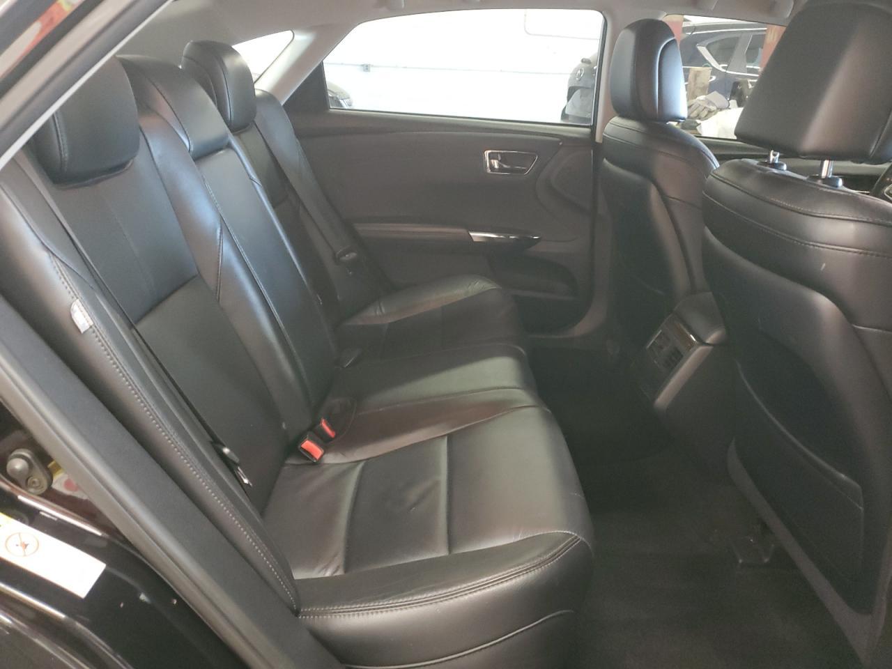2013 TOYOTA Avalon
