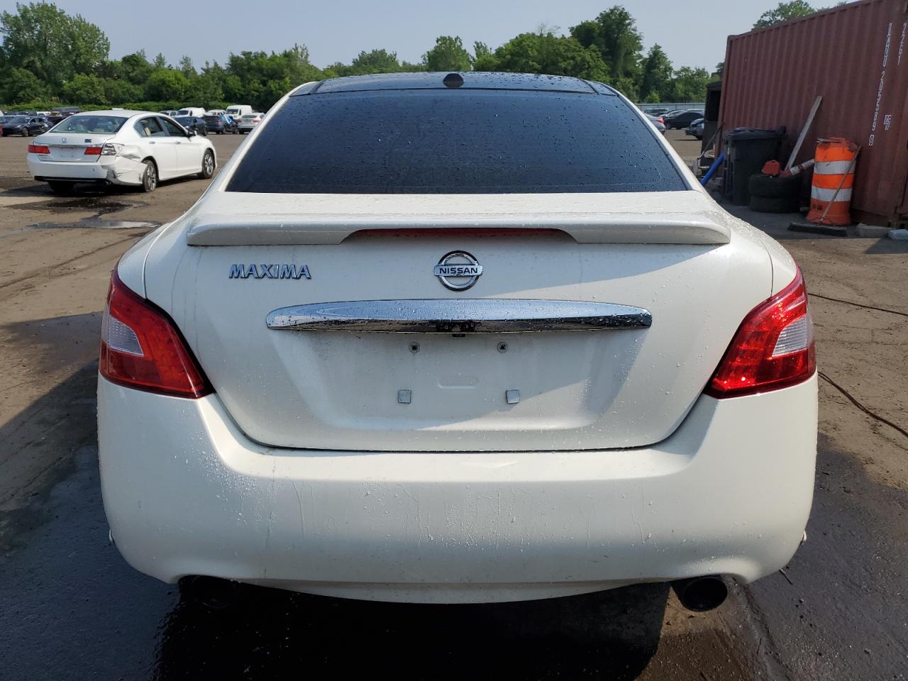 2010 NISSAN Maxima