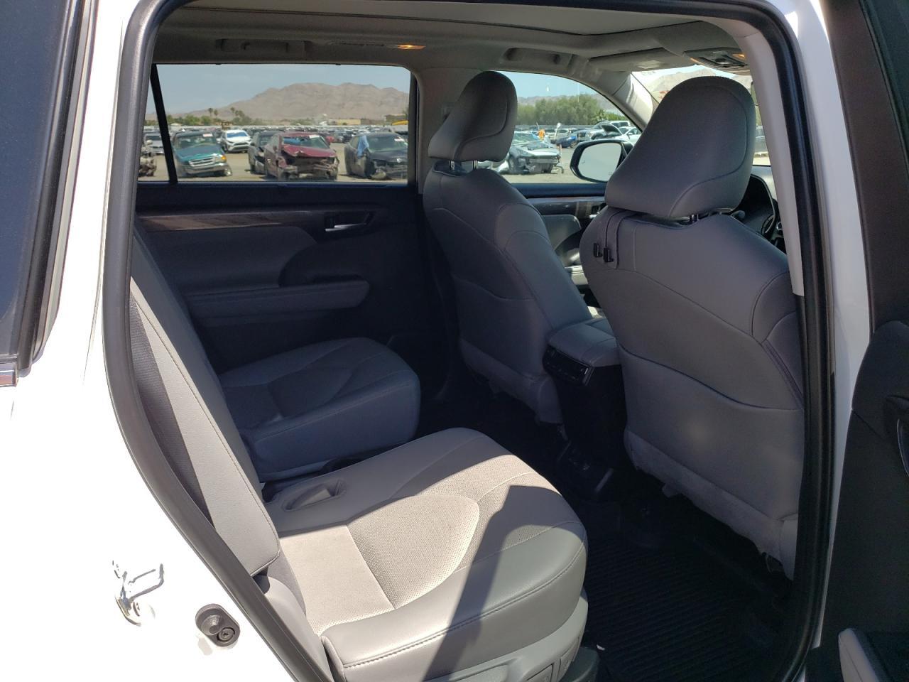 2022 TOYOTA HIGHLANDER