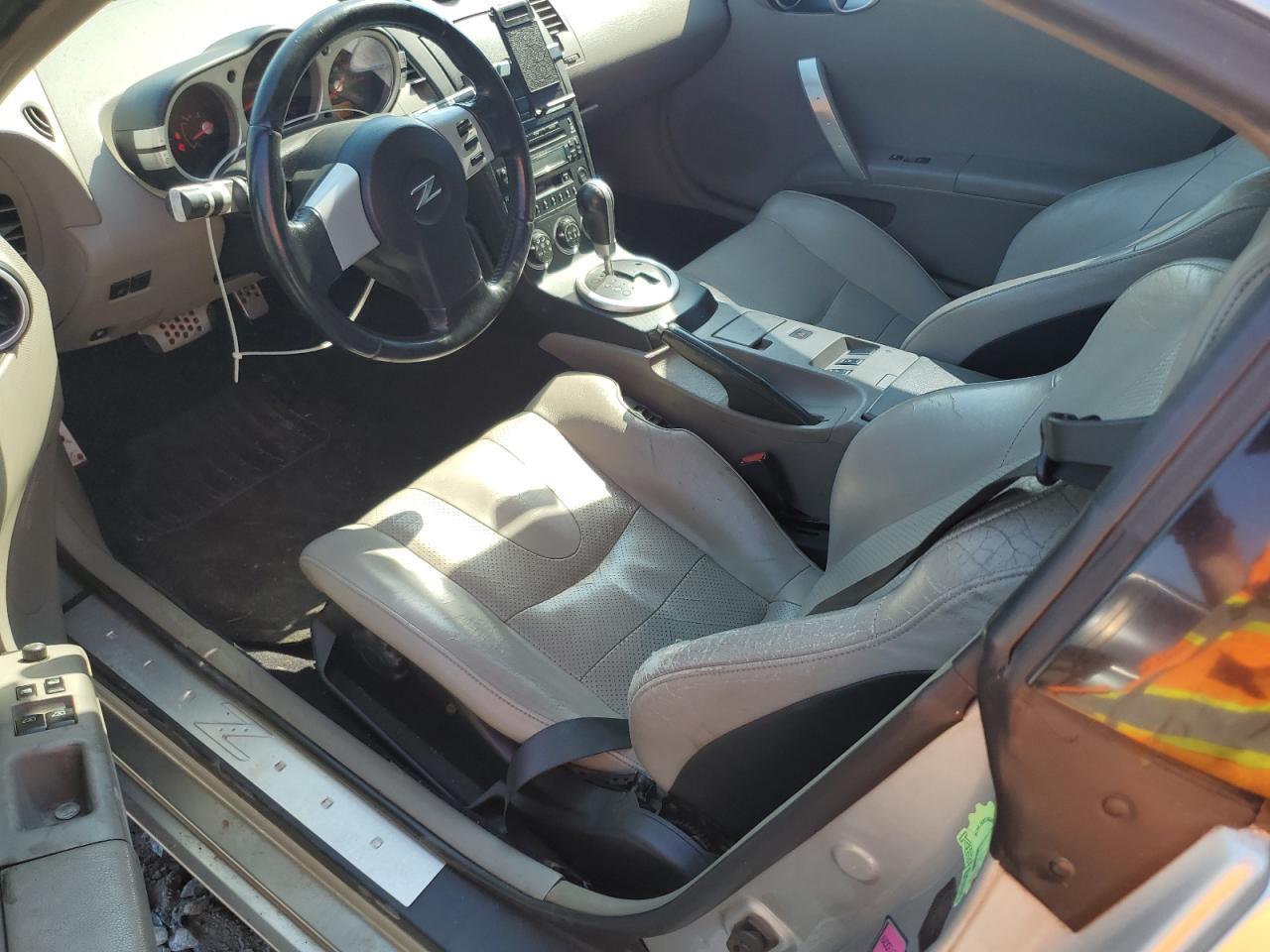2004 NISSAN Z