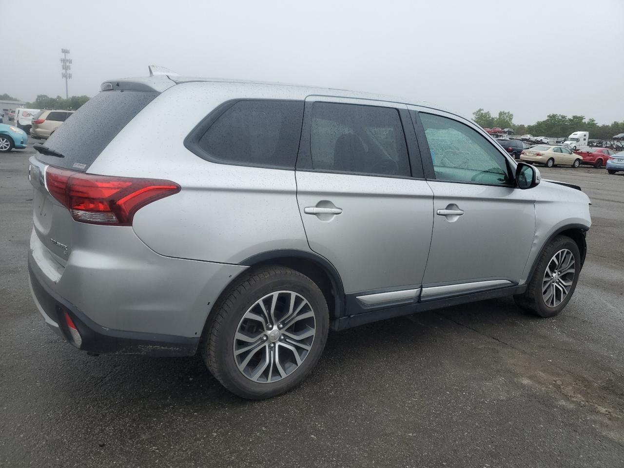 2018 MITSUBISHI outlander