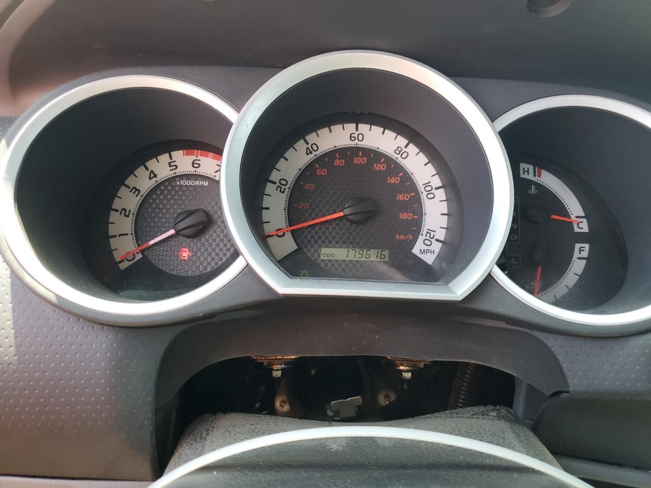 2011 TOYOTA TACOMA