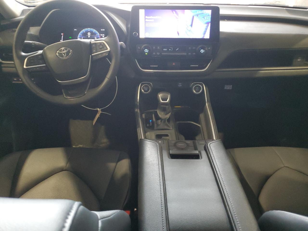 2024 TOYOTA HIGHLANDER