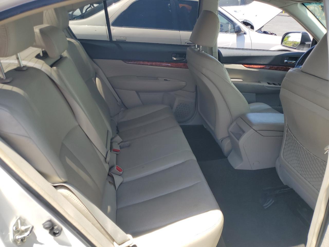 2012 SUBARU Legacy