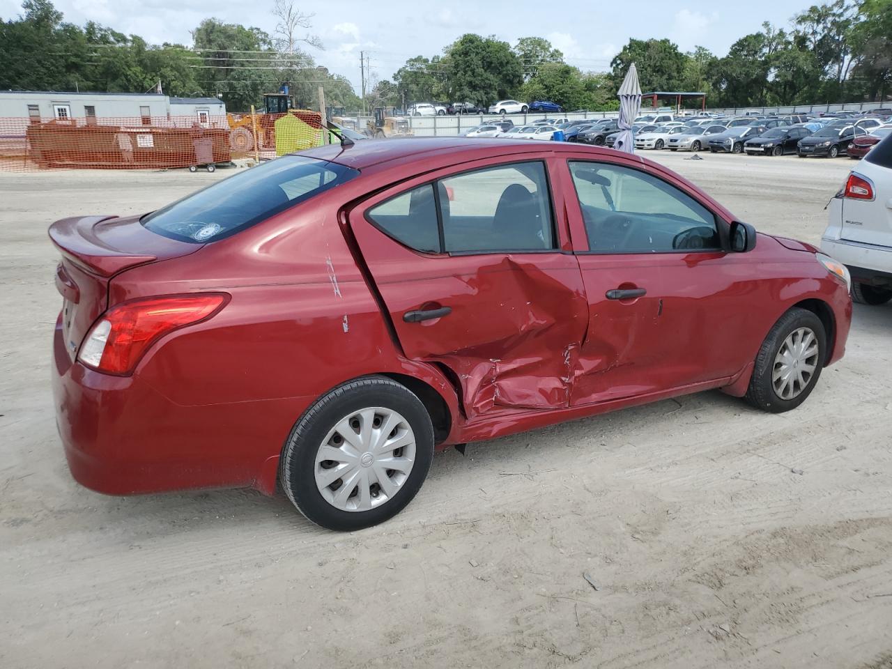 2015 NISSAN VERSA